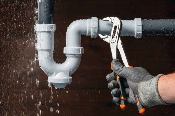 Professional Gas Line Repair technician working in Lawler, IA